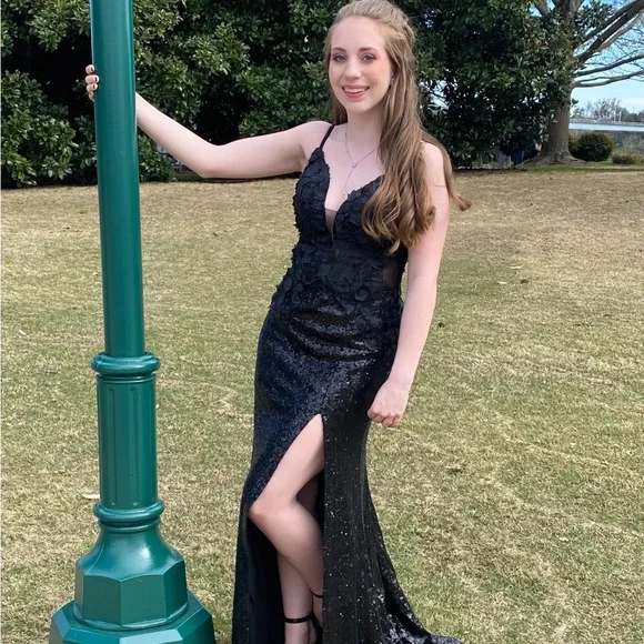 Jovani | Dresses | Jovani Size 2 Black Floral Appliqu Top With Stretch  Sequin Bottom | Poshmark